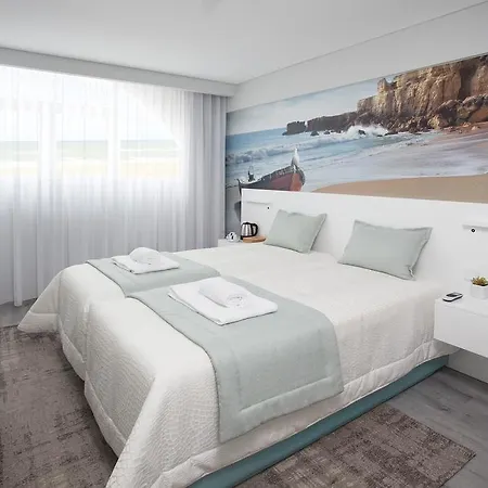 Golden & Rooftop Bar 招待所