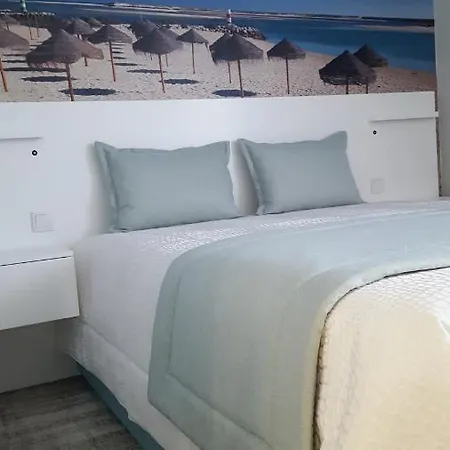 Golden & Rooftop Bar 法鲁区