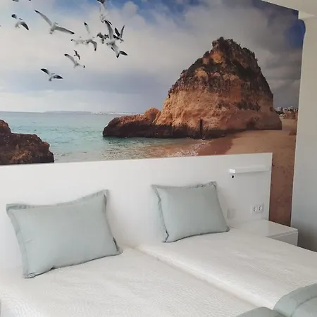 Golden & Rooftop Bar 招待所