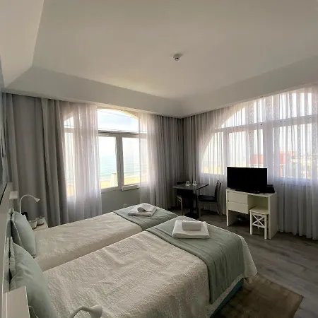 Golden & Rooftop Bar 4* 法鲁区