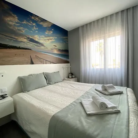 Golden & Rooftop Bar 法鲁区