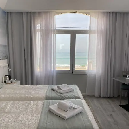 Golden & Rooftop Bar 4* 法鲁区