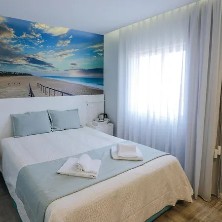 Golden & Rooftop Bar 招待所