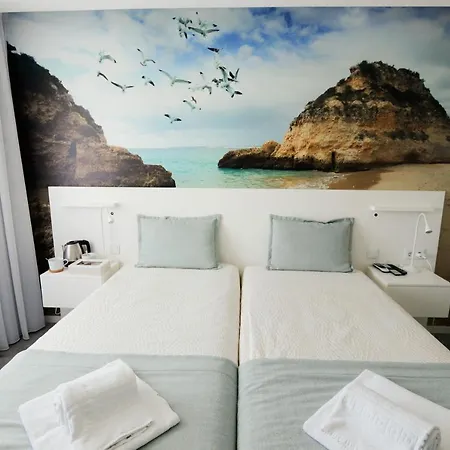 Golden & Rooftop Bar 法鲁区