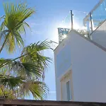 Guest house Golden & Rooftop Bar