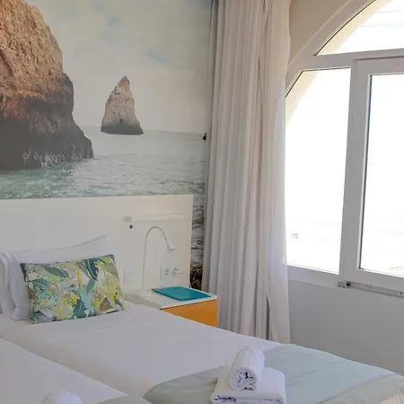 Konukevi Golden & Rooftop Bar 4*
