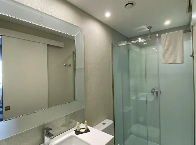 Golden & Rooftop Bar 4* Faro