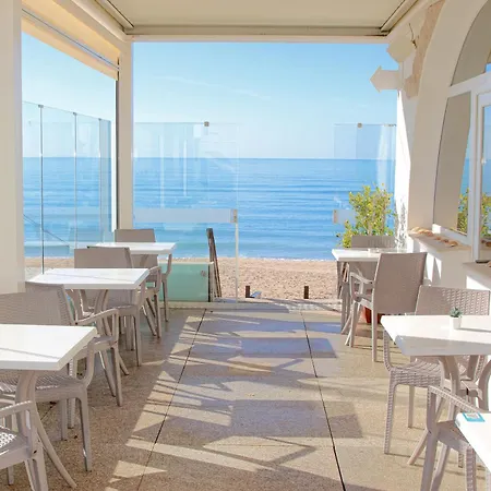 Gæstehus Golden & Rooftop Bar 4*